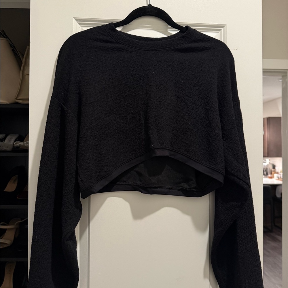 Black Alo Cropped Long Sleeve Top
